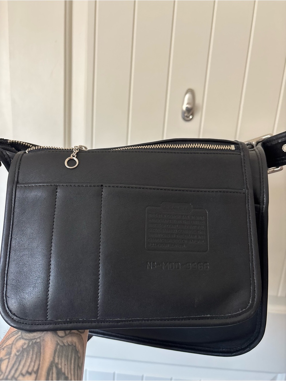 Authentic Vintage Coach Legacy Zip Black Leather Nickel Hardware Hangtag - Picture 8 of 9